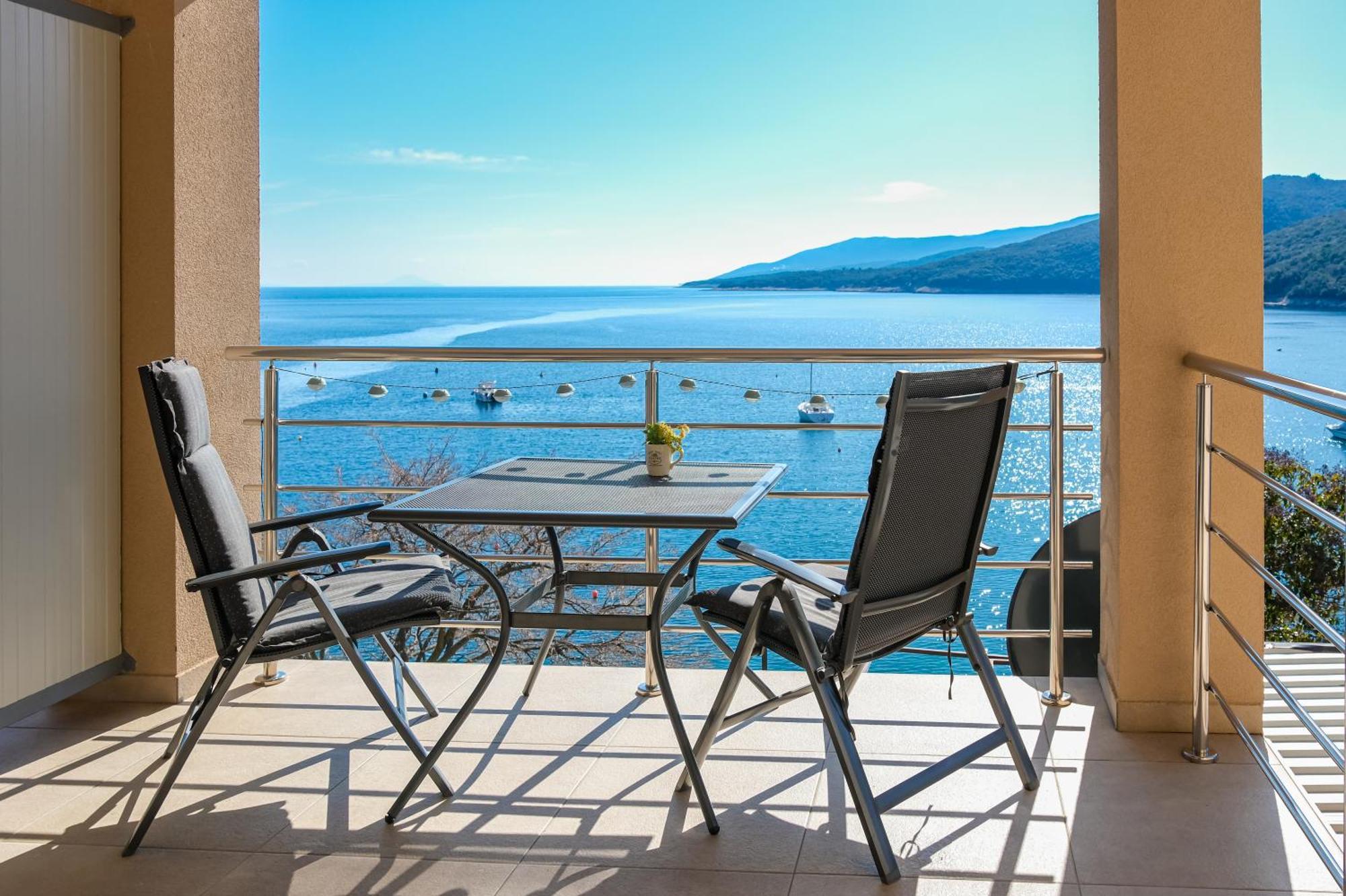 Studio Apartment Above Promenade W Terrace & Parking Rabac Dış mekan fotoğraf